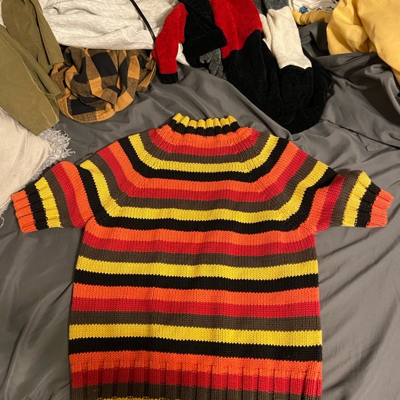 Sweaters, dresses, tanks, jackets all in good condition slightly worn - Picture 5 of 9